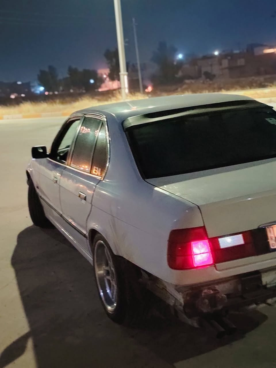 سلام عليكم للبيع BWM موديل 89  كير عادي مكينه 28صقر   بطاقه بنزين سياره باسمنه شرط تحويل سعر 45 بيه مجال اتصال فقط ***********
