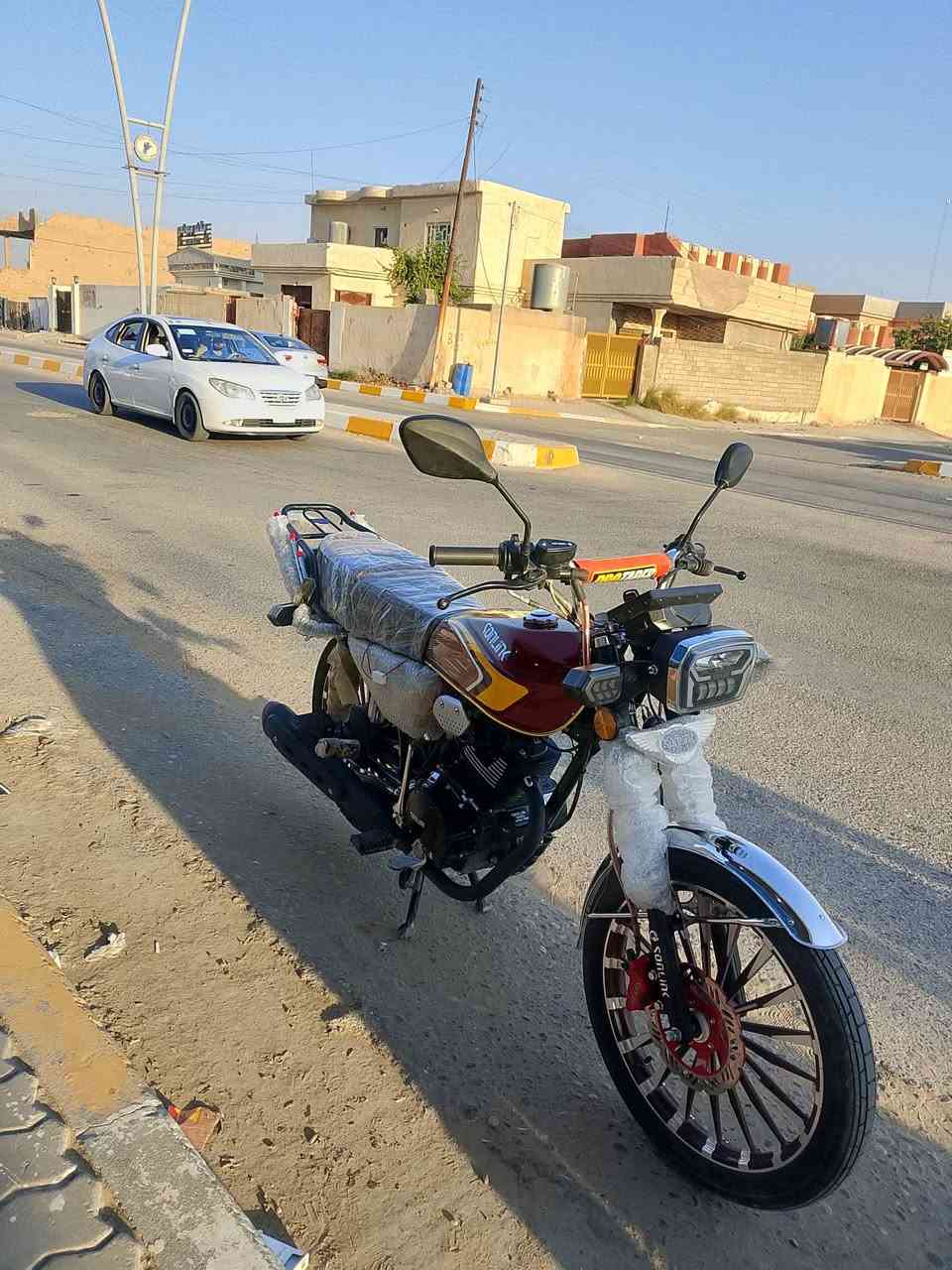 السلام عليكم دراجه زيرو موديل 25   سيفان للبيع محرك 200 تشغيل عن بعد نظافه 100% دراجه زيرو ماشيه 700 كيلو متر شوفه العين شرط كل شيء شغال  السعر 950 بها مجال شيء قليل الموشراي لا يخابر الرقم الهاتف فقط ***********

