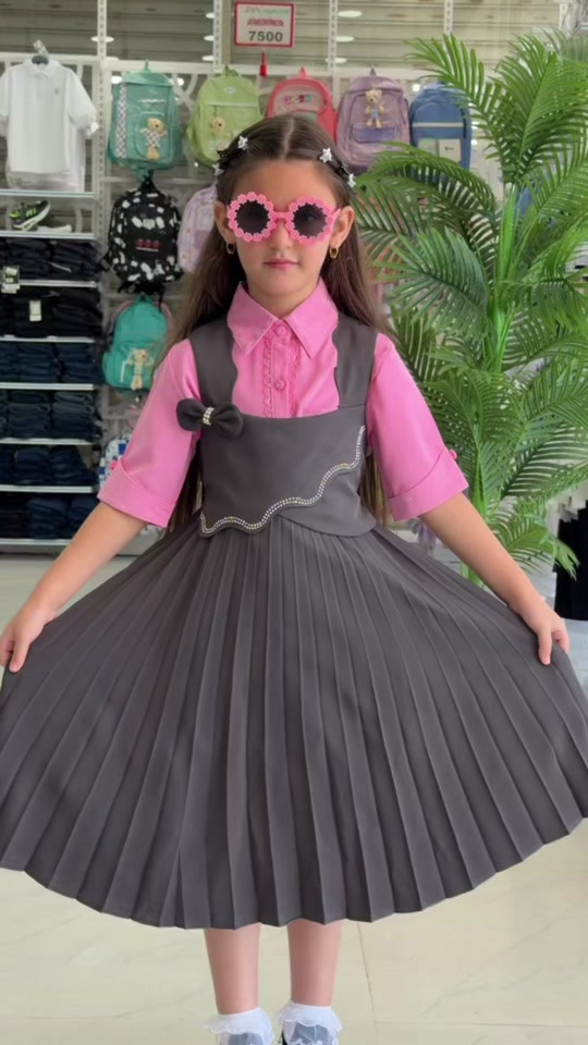 جهّزنا لكم أجمل زي مدرسي يجمع بين الأناقة والراحة لتستقبل السنة الجديدة بكل ثقة 💕 👗 الصدرية: 18,500 دينار 👔 القميص الوردي: 10,500 دينار 📏 القياسات: متوفرة من عمر 6 إلى 12 سنة #مجمع_النمور_فرع_الموصل  💌 راسلونا للطلب  العنوان : الموصل - سايدين المثنى - مقابل متنزه المثنى  الهاتف 📞: *********** 🚚 خدمة توصيل متوفرة لكل انحاء العراق

