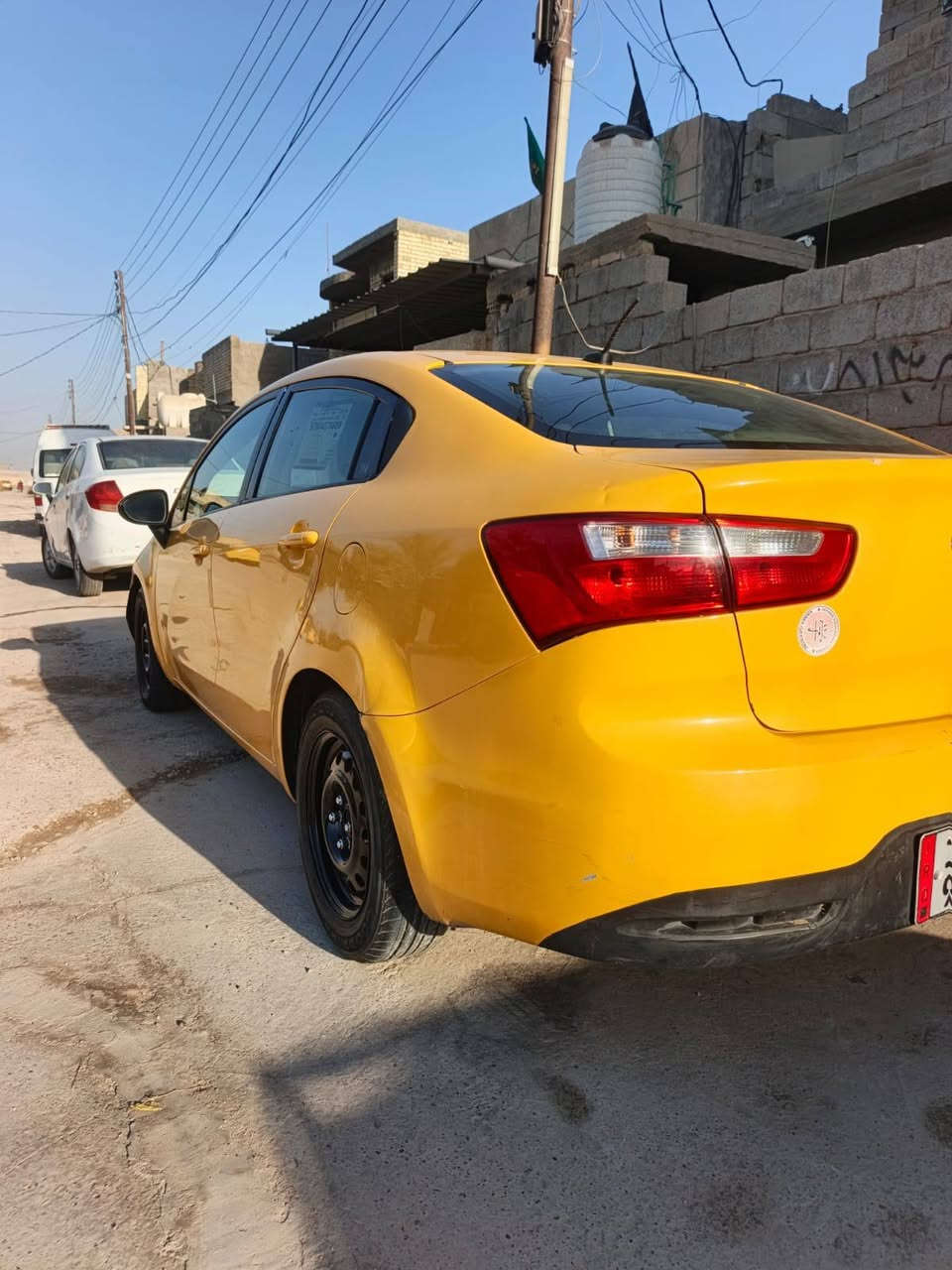 سلام عليكم للبيع كيه ريو مديل 2015 وارد امريكي حادثه جاملغ وبنيد بدون دواخل مكينة كير صدر تخم تاير خير من الله تبريد ثلج سياره حلوه جاهزة من جميع نواحي رقم بغداد دولي تحويل مباشر مصفره هيئه وغرامات مكان بغداد دوره سعر 70 وبيه مجال للطيبين رقمي ‏‪***********‬‏
