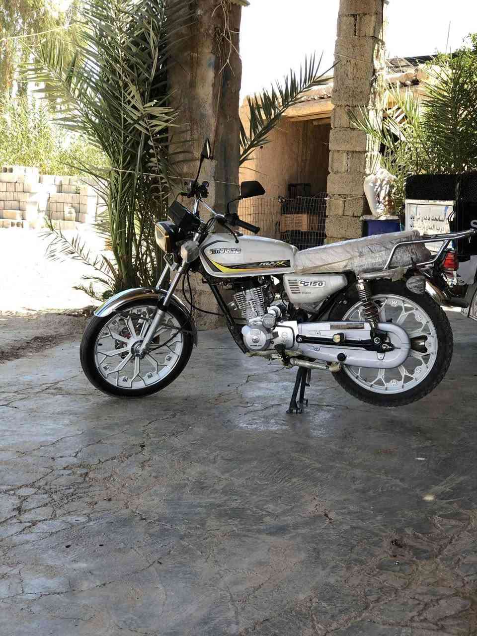 السلام عليكم
ماطور للبيع خمسه كير موديل 24نضيف حيل 
كله شغال السعر 600وبي مجال قليل حك الجيه مكاني حويجه داخل ***********
