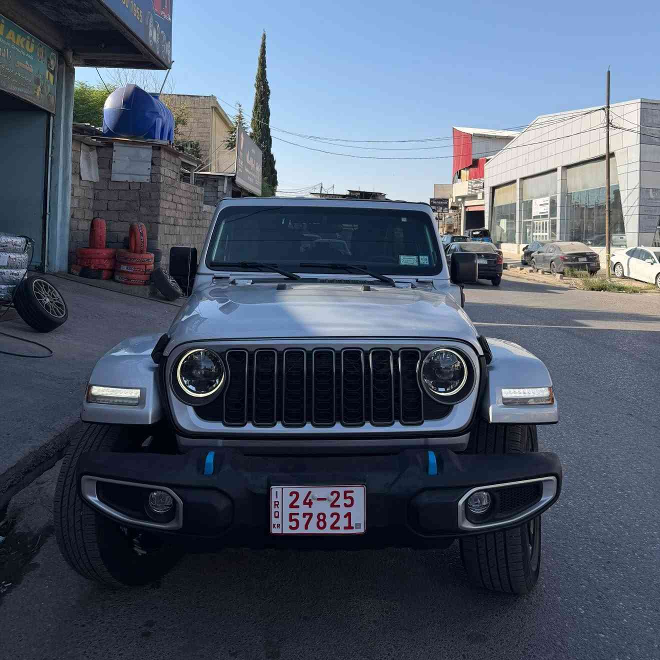 جيب رانكلر 2023
ارخص سعر 🔥 238 ورقة بيها مجال 
مواسفات سحارا 
كوشن جلد 
شاشة كبير
هايبريد 
حادث سيارة فقد جاملوغ خلفي + ربع بوند
سيارة بدون مصرف جديد
مكان سيارة زاخو 
1C4JJXP6XPW630393
***********
