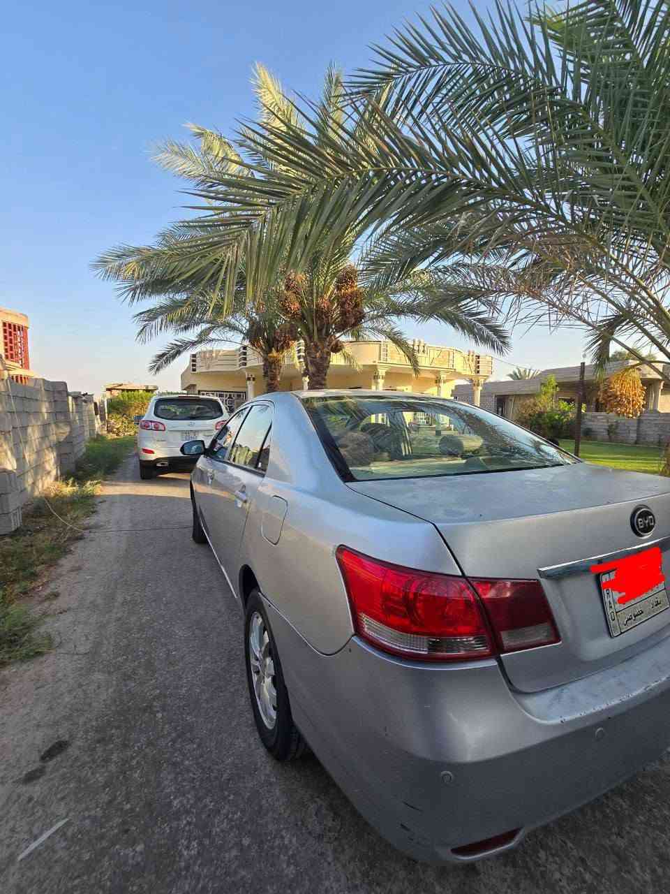 سلام عليكم
سياره BYD 
نوعه G3
السياره مكفوله من الصبغ 
المواصفات بصمه + فتحه سقف + تحكم ستيرن والمواصفات البقيه موجوده كدامك بالصور 
السعر 50 ورقه وقابل للتفاوض 
للتواصل :ـ  ***********
الرقم الثاني :- ***********
واتساب واتصال متوفر
