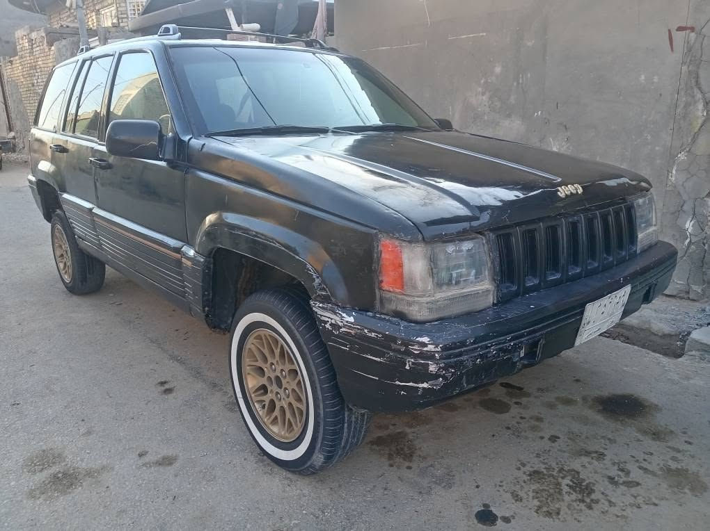 جيب شيروكي موديل 93 كير ومكينه ففتي كير عادي رياضي رقم بغداد كير ومكينه وحداديه جدد مالكهه بكربلاء ماواصله مسؤل عن سرقه وعشائر مكان السيارة ديوانيه رقم الهاتف *********** سعرها 25 وبيها مجال ديوانية, القادسية
