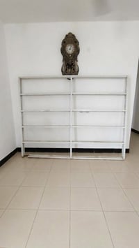 رفوف محل • ألمنيوم • بيع مستعجل