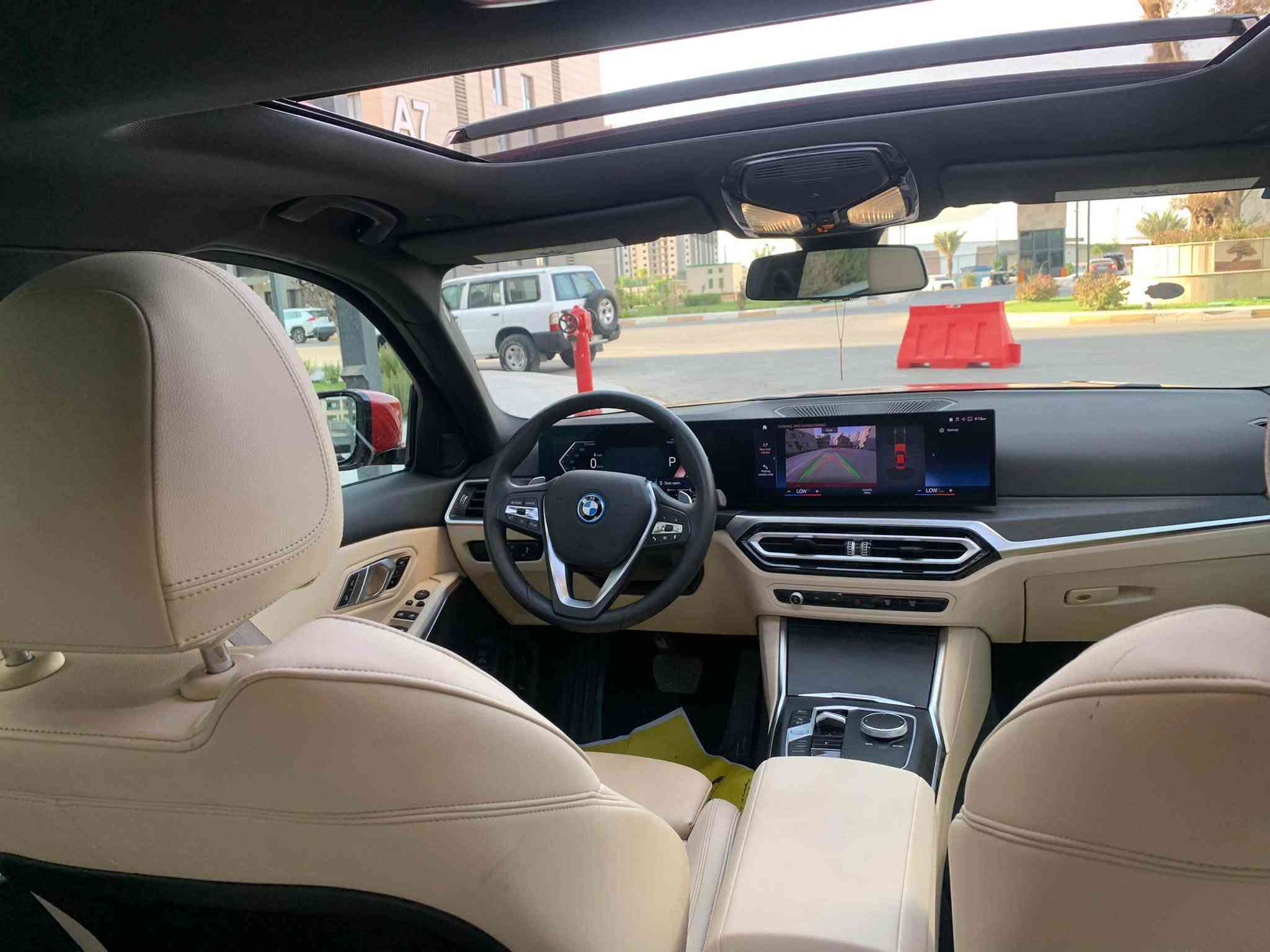 السلام عليكم

للبيع BMW 330e موديل 2023

فول أعلى فئة بالمواصفات

محرك 2.0 توين باور تيربو  292 حصان والعزم 420 نيوتن

السياره تعمل بنظام (البنزين + هايبرد + كهرباء) اقتصادية جداً

مع امكانية شحن السيارة بالكهرباء تقطع مسافه من 30 الى 45 كيلو 

ماشيه 25 الاف كيلو فقط

1.نظام الأوتو بارك (ركن السيارة بدون تدخل السائق) 

2.نظام البارك إسيست (امكانية ارجاع السيارة بالكراج تلقائي)

3.كامرات 360 درجة عدد 4 محيطيه 3D

4.فتحة سلايد روف

5.داتا شو Head Up Display (يعرض بالجامه الامامية)

6.نظام صوت فاخر Harman/Kardon Logic 7

7.شاشة كبيرة متصله خاصه بموديل 23 و24

8.فتح الصندوك بالقدم 

9.لايت ليزر اصلي داينمك

10.كشنات جلد لون جملي Camel + الكشنات كهرباء وخزن ميموري 

11.تدفئه بالمقود والكشنات

12.تصعيد وفتح الزجاج بالبصمه

13.حساسات امامي خلفي جانبي

14.اضاءة محيطية متغيرة الالوان

16.نظام تعتيم بالمري Auto Dim

17.شفتات بالمقود

18.شاحن تلفون وايرلس

19.نظام الترحيب عن الاقتراب من السيارة

20.ابل كار بلي وايرليس

21.رادار امامي

22.رادار النقطة العمياء

23.رادار الخروج عن المسار

ضررها بابين صفحة السايق  تبديل اصلي وكاله  فقط 

جميع الايرباكات سليمه فقط ارباك البرده  طاك 

مكان السيارة بغداد

+964 770 808 6701

نص مكتوب في الصور:
- 39°C