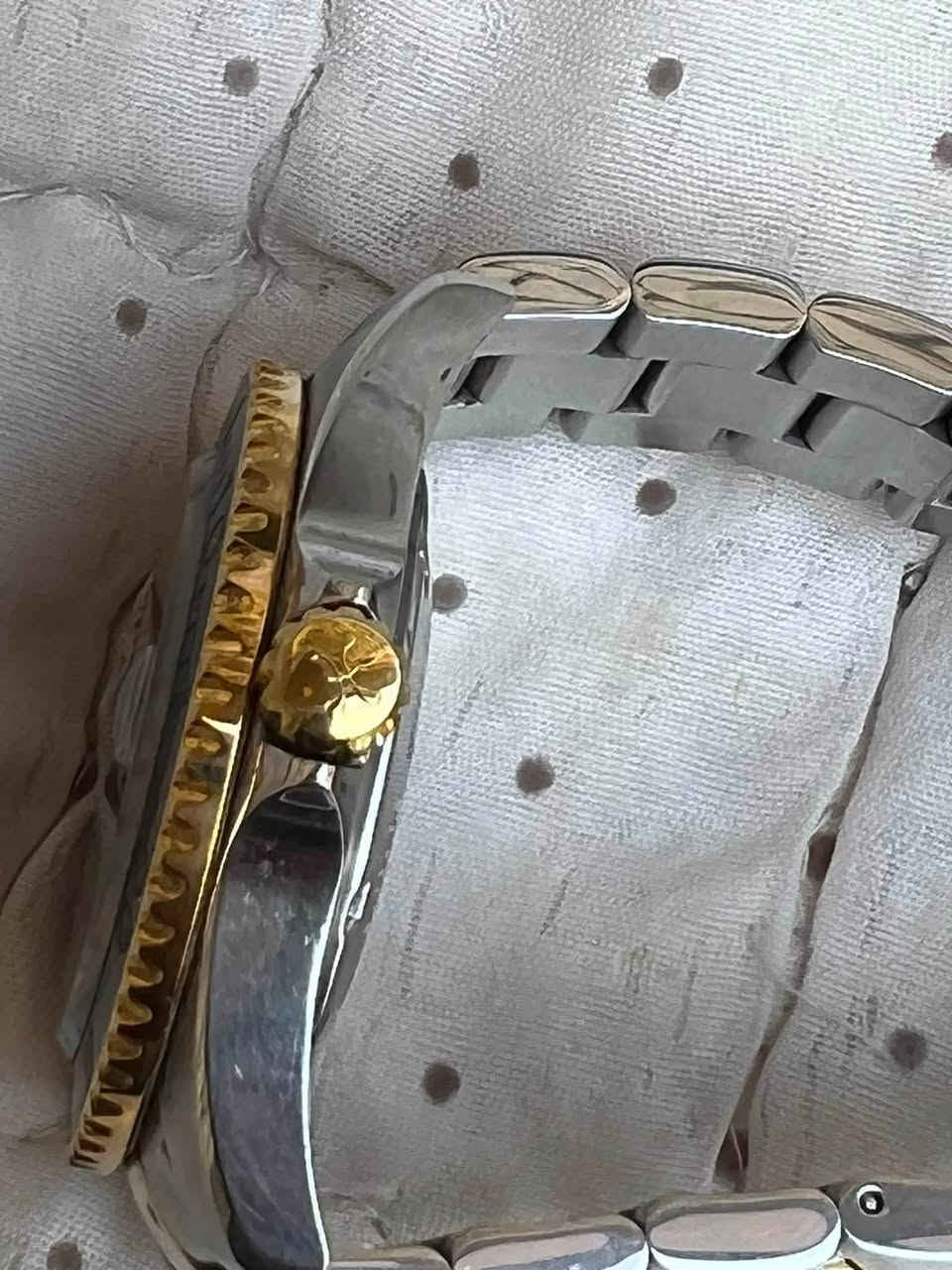 برنارد اج ماير لونين نظافة تامه بدون مرفقات طوق متحرك سيراميك اوتوماتيك قطر 45ملم السعر 500$ قفل يوجد توصيل كافة المحافظات للتواصل الاتصال على الرقم ***********
