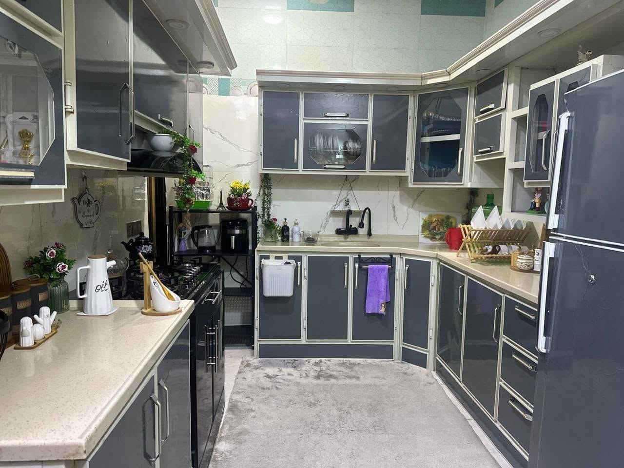🏠 بيت للبيع في كربلاء المقدسة – حي الإسكان العسكري
✨ المساحة: 100م²
🏡 البناء: طابقين ونص
🛏️ 4 غرف نوم
🛋️ استقبال وصالة
🍳 مطبخ
🚿 صحيات
📐 الواجهة: 5م
📏 النزال: 20م
💰 السعر: 165 مليون وقابل للتفاوض
📞 للاستفسار والتواصل: ***********
***********
🏢 مكتب الميامين للعقار
نستقبل جميع العروض: بيع | إيجار | شراء
📍 موقع المكتب: كربلاء المقدسة – حي الوفاء، قرب ماركت المعالي
