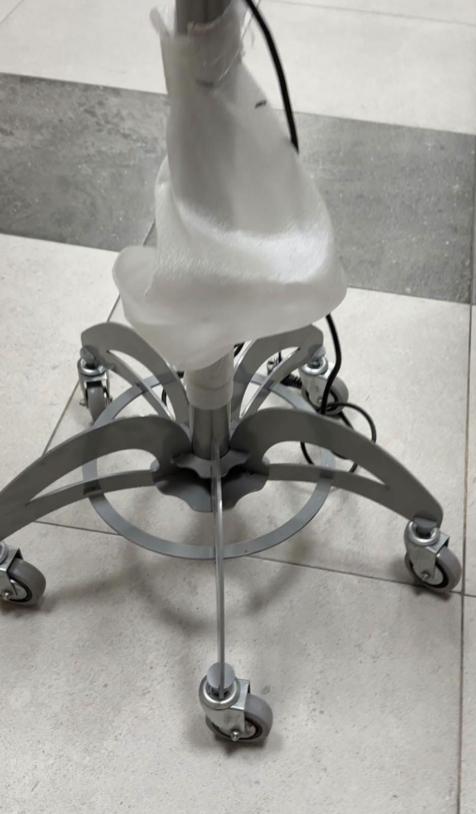 وصل من ارقى اجهزة الأنفراريت بي ضمان سنه تركي

نص مكتوب في الصور:
- ZIMED MEDICAL EQUIPMENT Better Care... For a Healthier Life علاج فعال لأفضل نتيجة متوفر الآن لدى وكلائنا المعتمـدين تحكم بشدة الإضاءة إمكانية ضبط قوة الإضاءة حسب الحاجة وحالة المريض تحكم بالوقت موقت زمنى دقيق لجلسات العلاج أذرع متحركة هيدروليك سهولة في التعديل والتثبيت في أي اتجاه قاعدة حديد متحركة تتحرك بسلاسة وثبات مع عجلات قوية تقييم الأشعة تحت الحمراء تخفيف الألم تحسين الدورة الدموية تسريع الشفاء نتائج ملموسة تحكم بشدة الإضاءة تحكم بالوقت أذرع متحركة هيدروليك قاعدة حديد متحركة جودة عالمية من ZIMED أداء موثوق وخدمة مميزة مناسب المراكز الطبية والعيادات حل مثالي العلاج الطبيعي والتناهيني ZIMED تجهيزات طبية معتمدة *********** تجهيزات طبية WWW.ZIMED.COM تجهيزات الطبية - عن البلعي طبيبة