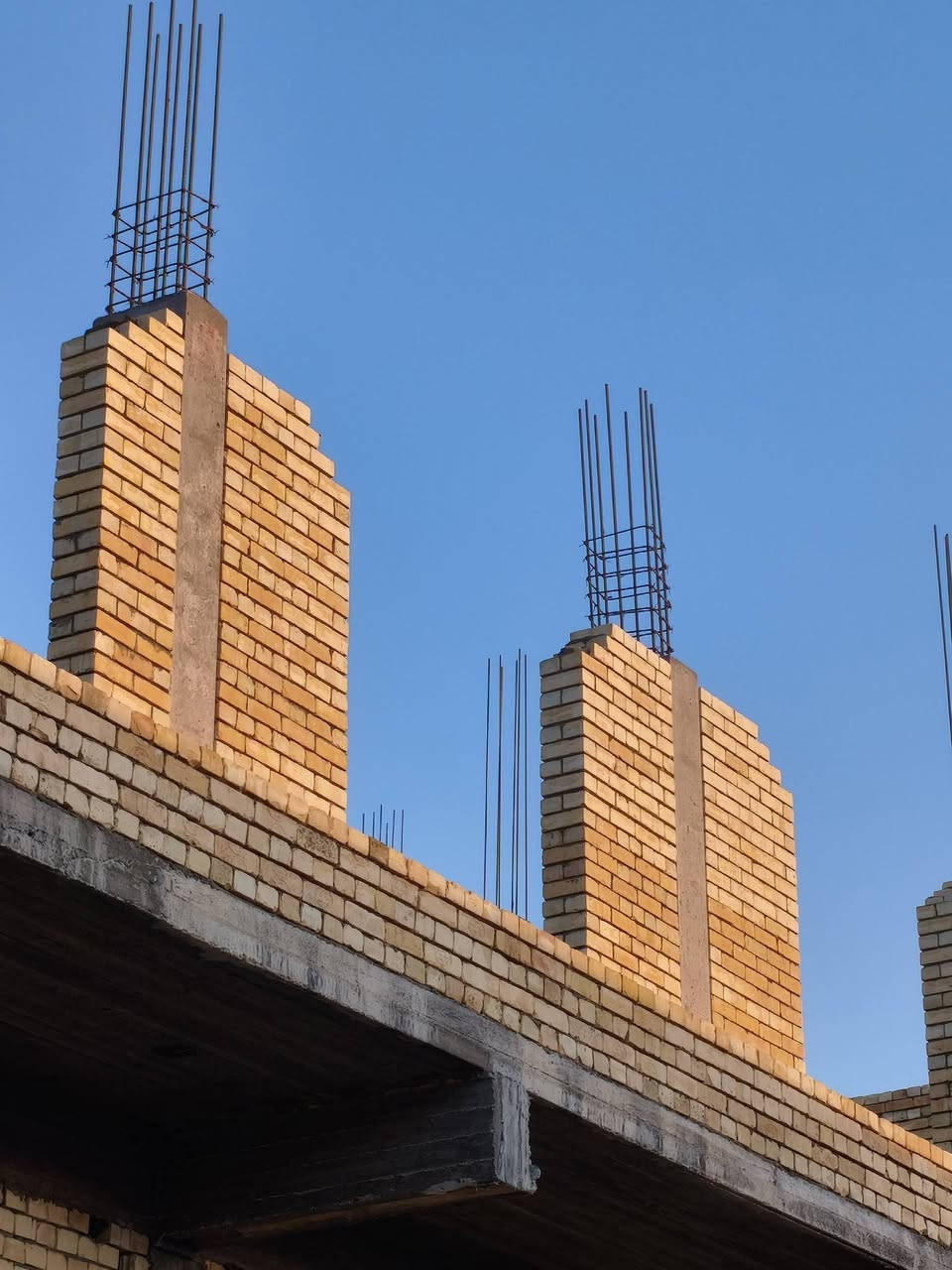كادر بناء متفرغ للعمل في كربلاء المقدسة🧱🧱🧱
نحن كادر بناء متكامل على أتم الاستعداد لاستلام كافة أعمال البناء وبأعلى درجات الدقة والإتقان.
​مميزات وإمكانيات عملنا:
​خلفة بناء طابوق وبناء بلوك بكافة الأنواع
​نشتغل بنظام "على الدبل"
​استقامة وعدالة تامة بالوزن
​سرعة في الإنجاز مع الحفاظ على أعلى معايير النظافة
​التزام تام بالمواعيد والاتفاقات
​للاستفسار والتواصل:
***********
​نسأل الله أن يرزقنا ويرزق الجميع.
​#خلفة_بناء #بناء_طابوق #بناء_بلوك #كربلاء #كادر_بناء #مقاولات_كربلاء
