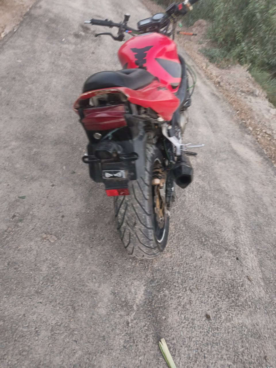 🏍️ للبيع دراجة هوندا F4i ❤️‍🔥600
نظيفة وحالتها زينة، مكينة تشتغل وقيادتها ممتازة.
شرط الشلعه او معدل ممتاز جدن والله 4البطناش والله والله 
الدراجة مثل ما موضح بالصور، الفحص والمعاينة للجادين فقط.
💰 السعر: [15او بيهء مجال كلش غليلل 
📍 المكان: [بغدادالمدائنسلمانباك]
📞 للتواصل: [***********]
للجادين فقط، والبيع على السوم/السعر النهائي حسب الاتفاق.

