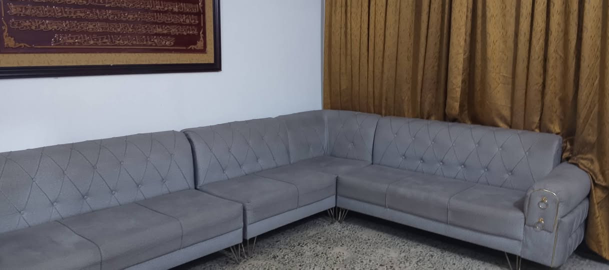 ديوان عشر مقاعد لبيع
