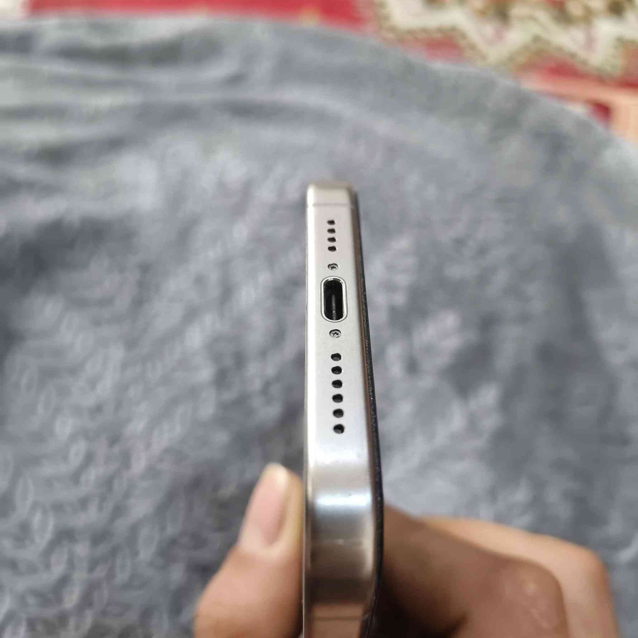 السلام عليكم
ايفون 15برو ماكس 
ذاكره 256
بطاريه 84
جهاز نضيف حيلل نضافه 95
سعر 1100مليون وميه
مكاني بغداد 
***********
