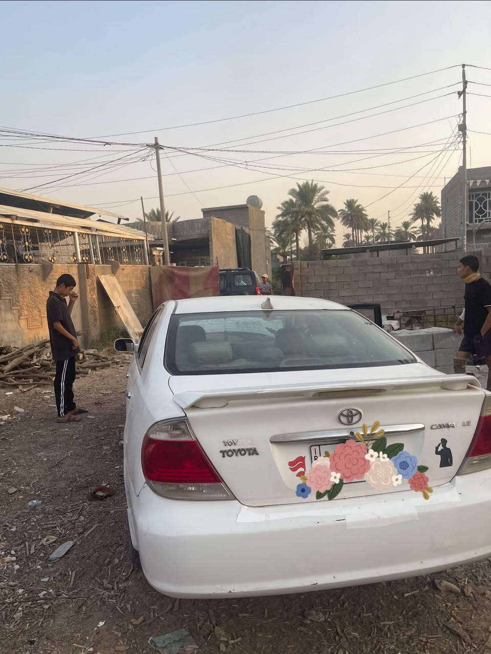 السلام عليكم كامري٢٠٠٦ للبيع على اثر حادث 

***********
