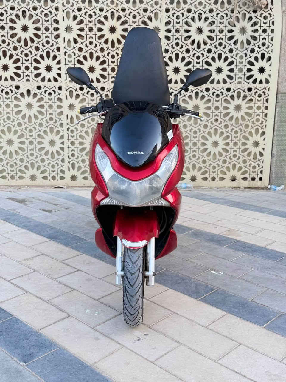 دراجه pcxجيل اول مكينه 125ماشيه 28الف حقيقي دراجة  كلها ابلاديه شرط النضافه دراجة مال رمبه مال معرض المديل 2016 ماخذها رمبه اوراق المعرض موجوده يعني مو مال شارع السعر مليون و450الف
حساس ازدحام كفاله عامه الدراجه على ايدي شوفت عينك ياباني الاصليJF جديده مكاني بغدادالكرخ اي استفسارالاتصال على رقم ***********
