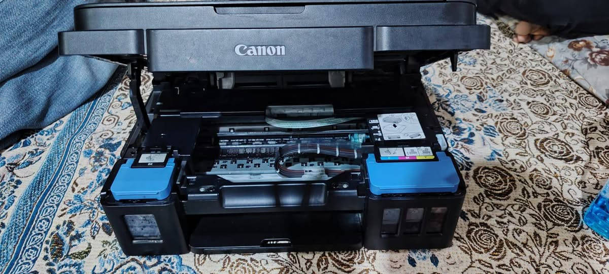 طابعة مستعملة
Canon pixma g3416

اصلية شغالة %100 شرط الفحص
السعر 180 الف

للتواصل ***********

نص مكتوب في الصور:
- طابعة مستعملة Canon PIXMA G3416 حالة ممتازة - مستعملة طابعة ذات علب حبر قابلة لإعادة الملء اتصال لاسلكي (Wi-Fi) السعر: 180,000 دينار عراقي فقط المواصفات دقة الطباعة: حتى 4800 × 1200 dpi تقنية الطباعة: رأسا طباعة FINE (أسود وألوان) سرعة الطباعة (أحادية): حوالى 8.8 صور/دقيقة سرعة الطباعة (ملونة): حوالى 5.0 صور/دقيقة مطبوعات بلا حدود: نعم (حتى A4) أحجام الورق المدعومة A4 Letter العنوان: ديالى للتواصل: ***********
