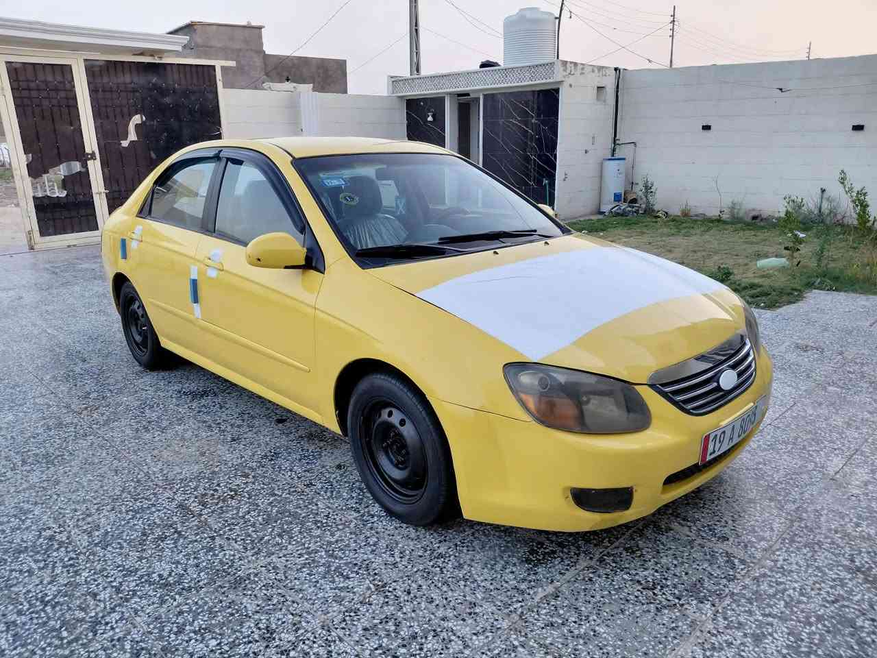 السلام عليكم كيا سبكتره موديل2008 للبيع رقم كربلاء انكليزي  تحويل ثاني سياره مصفرة هيئة وغرامه مكينه 200 هزه جديده رقم جديد سياره بيها جاملغ امامي مكينه وكير وحداديه وتخم تاير وكهربائيات وتبريد مكفولات سياره كل نقص مابيها السعر 68 رقم الهاتف *********** مكان السياره كربلاء اخوان مكلف بالنشر
