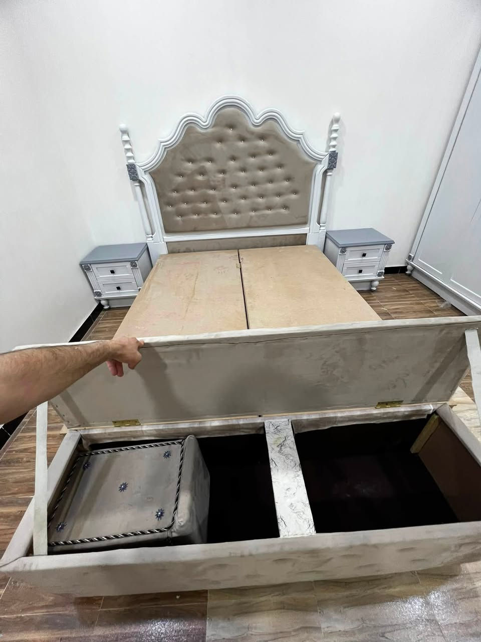 غرف نوم 
تزكام عراقي 🪚 
اصباغ حرارية درجه اولى 
قياسات وتصاميم هندسيه مميزه 
معاكس 5 ملم  داخل وخارج 
دوشمه حياكه يدويه 
توصيل 🚚 جميع المحافضات مع الشد
احجز غرفتك هسه 😍
للاستفسار والطلب المراسله دايگرت 
او على الرقم التالي واتساب ايضا
***********
