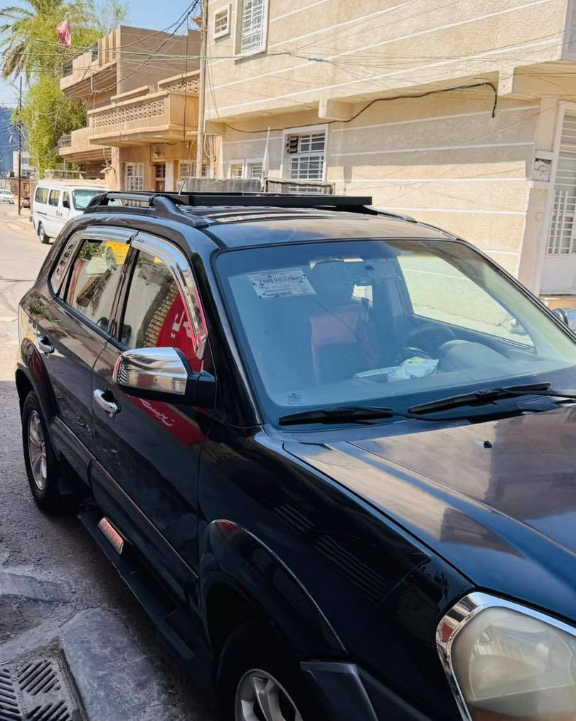 هونداي توسان خليجي موديل 2009
محرك 2000 دوش 4 سلندر 

السيارة فول مواصفات 1/1
فتحة سلايد روف 
كامرة خلفية + شاشة 
داش كام امامي 4k 
تبريد ثلج 

السيارة مناسبة لان بيها قطعة بارد

السيارة باسمي مشروع وطني
 التحويل بنفس اليوم 

مكان السيارة : بغداد

رقم هاتف ***********
 🟩 السعر تعليق تصلك رسالة 💌
