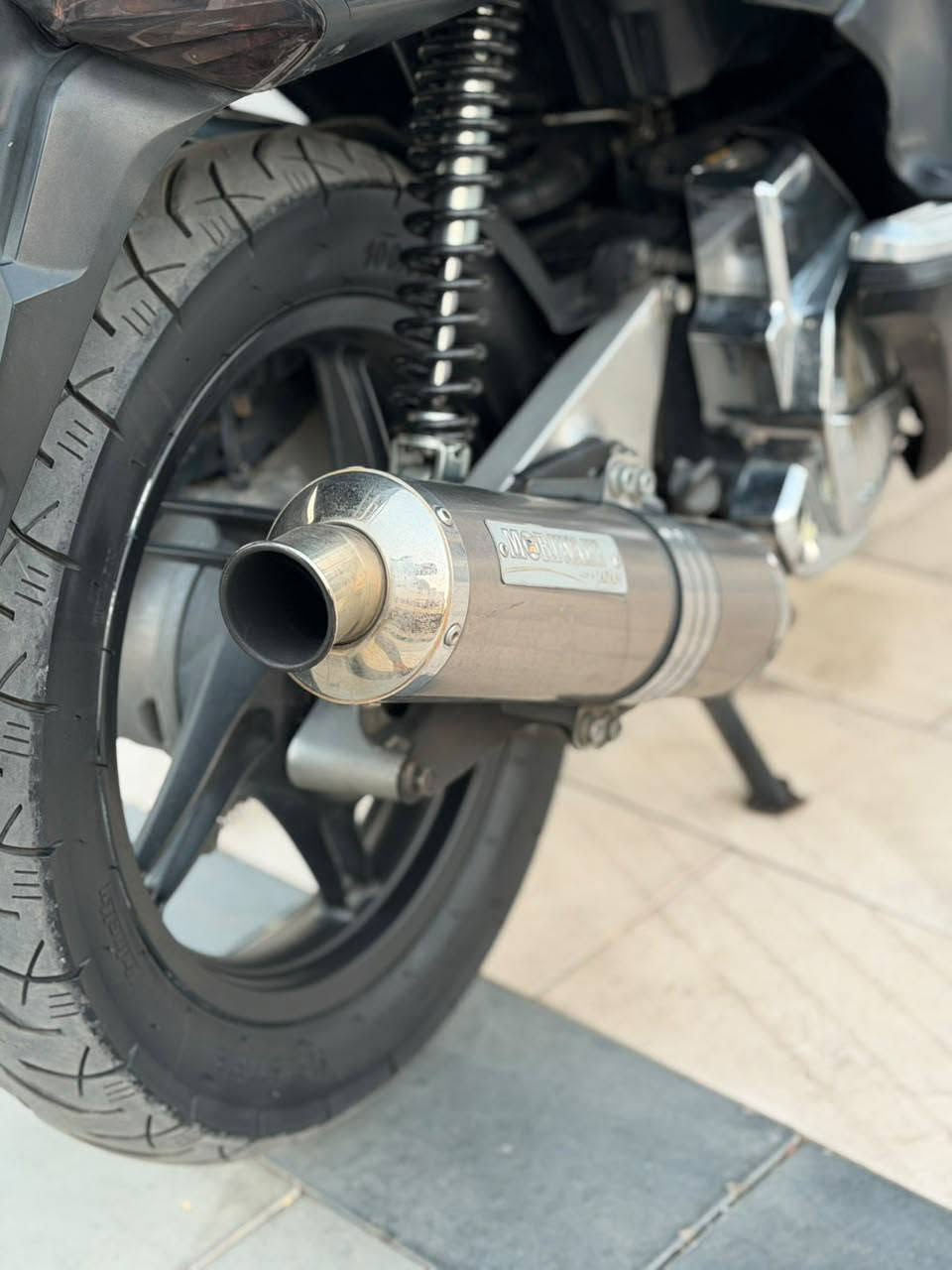 سلام عليكم....
دراجة (PSX)...(جيل الاول)  
🛵للبيع  ماشيه 28الف حقيقي مامتعوبه
دراجة شلعه معدل كهربائيات كلهه شغاله 
دراجة جديده  بلادية
أي نقص مابيهة دراجه مكفوله كفاله عامه بشرط علفحص اذا برغي مفتوح ترجع دراجة مال جناي 
جيب فيتر وتعال افحص مستعجل على بيعتهه السعر مليون و250
العنوان بغداد  الكرخ  الاستفسار الاتصال على الرقم 📞***********
