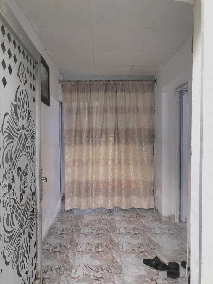 🏡 للبيع – بيت سكني في كركوك / حي الوحدة
📍 الموقع: حي الوحدة، أول فرع على الشارع خلف التجاري.
📐 مساحة الأرض: 180 متر.
🛏️ 3 غرف نوم.
🛋️ استقبال + هول.
🍽️ مطبخ.
🚿 صحيات..
📜 طابو .
✅ البيت مرتب وجاهز للسكن.
💰 السعر: 110مليون دينار عراقي (وبي مجال).
📞 للاستفسار على الرقم: (***********).

