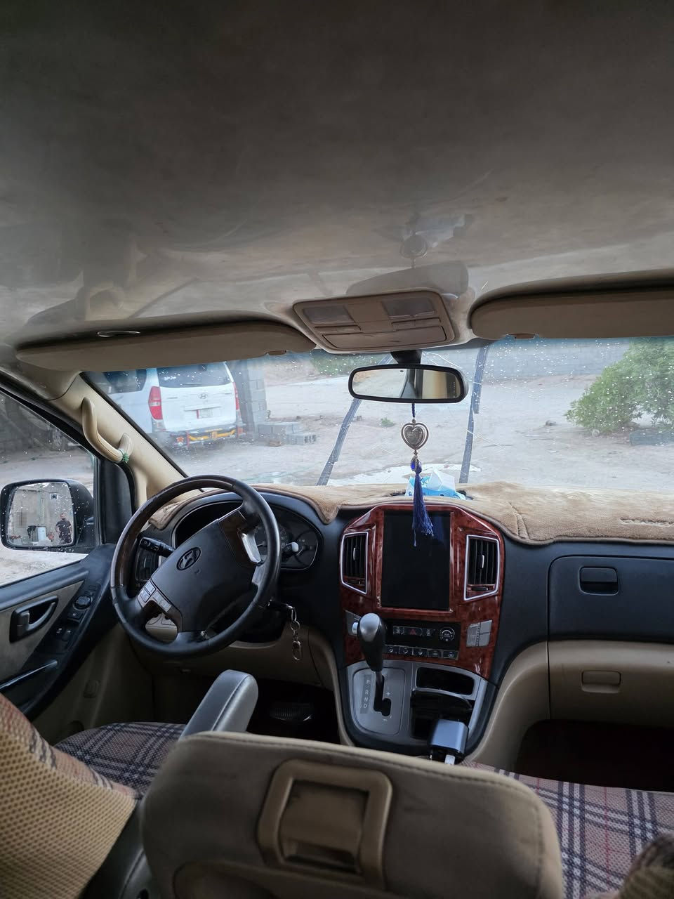 سلام عليكم سياره 2020 للبيع 
المكان بصره خور الزبير بيها بارد بل جاملق الخلفي 
السعر يم 👈 ***********
