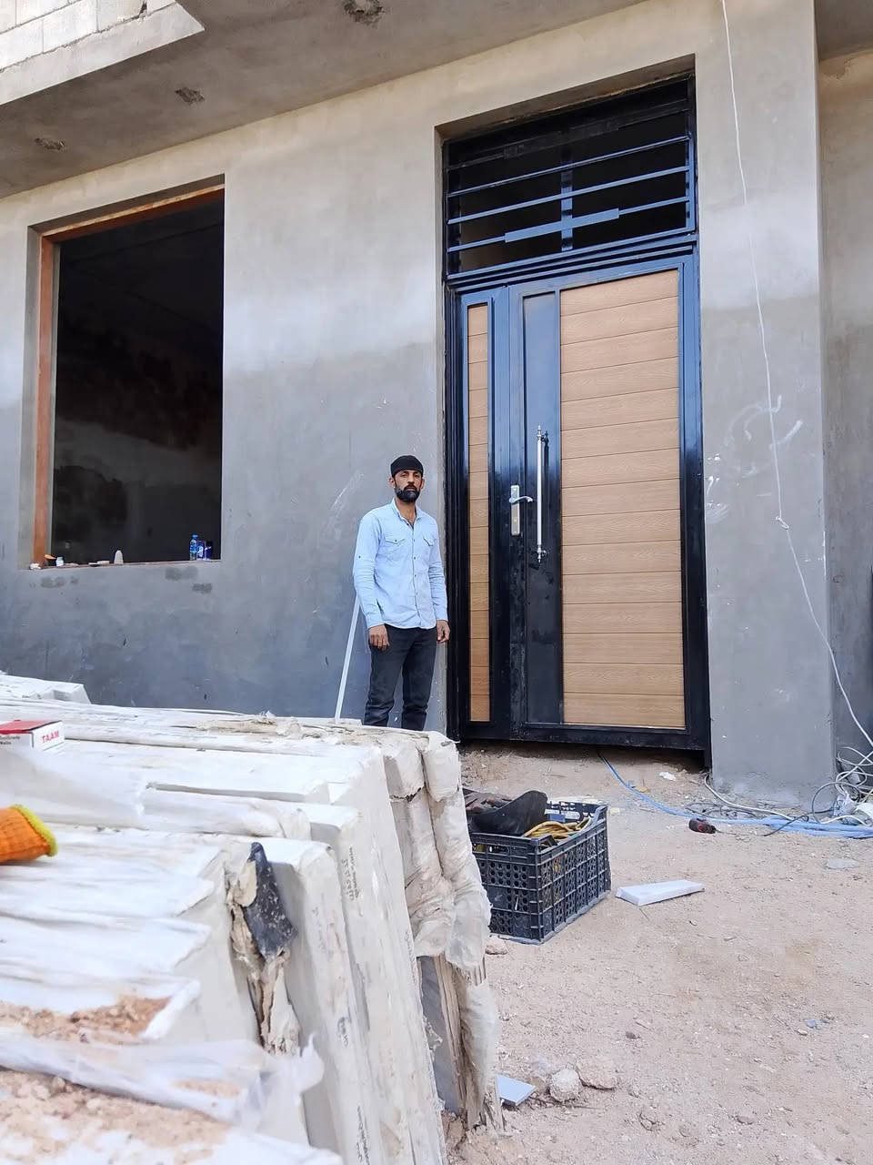 حدادة ابو ضرغام باب وشباك وسقائف باسعر مناسبة جداً ***********
