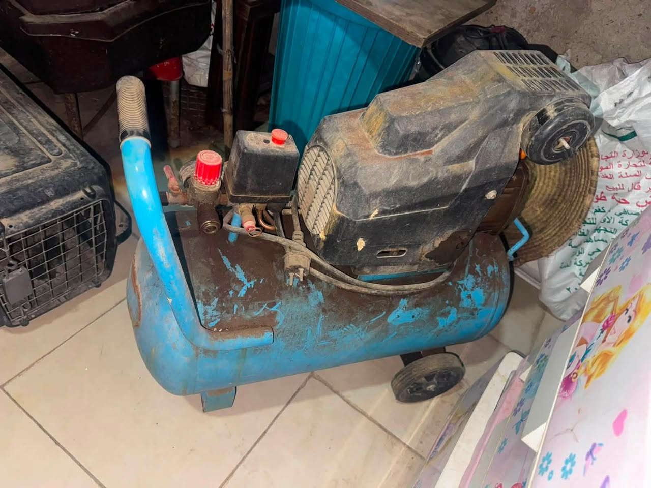 سلام عليكم
كمبريسر للبيع جديد ما مستعمل بس وصخ كامل هوة والصوندة مالته للبيع السعر ١٢٠ وبي مجال المكان بغداد البنوك الشراي يتصل ***********
