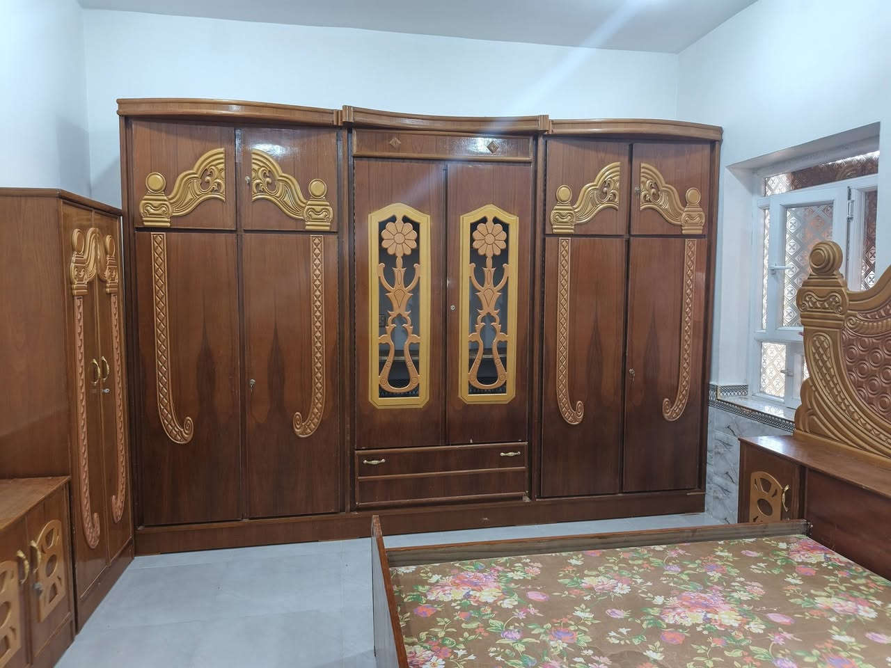 يوجد غرفه السعر 800 وبيه مجال الاستفسار على هاذا الرقم ***********
