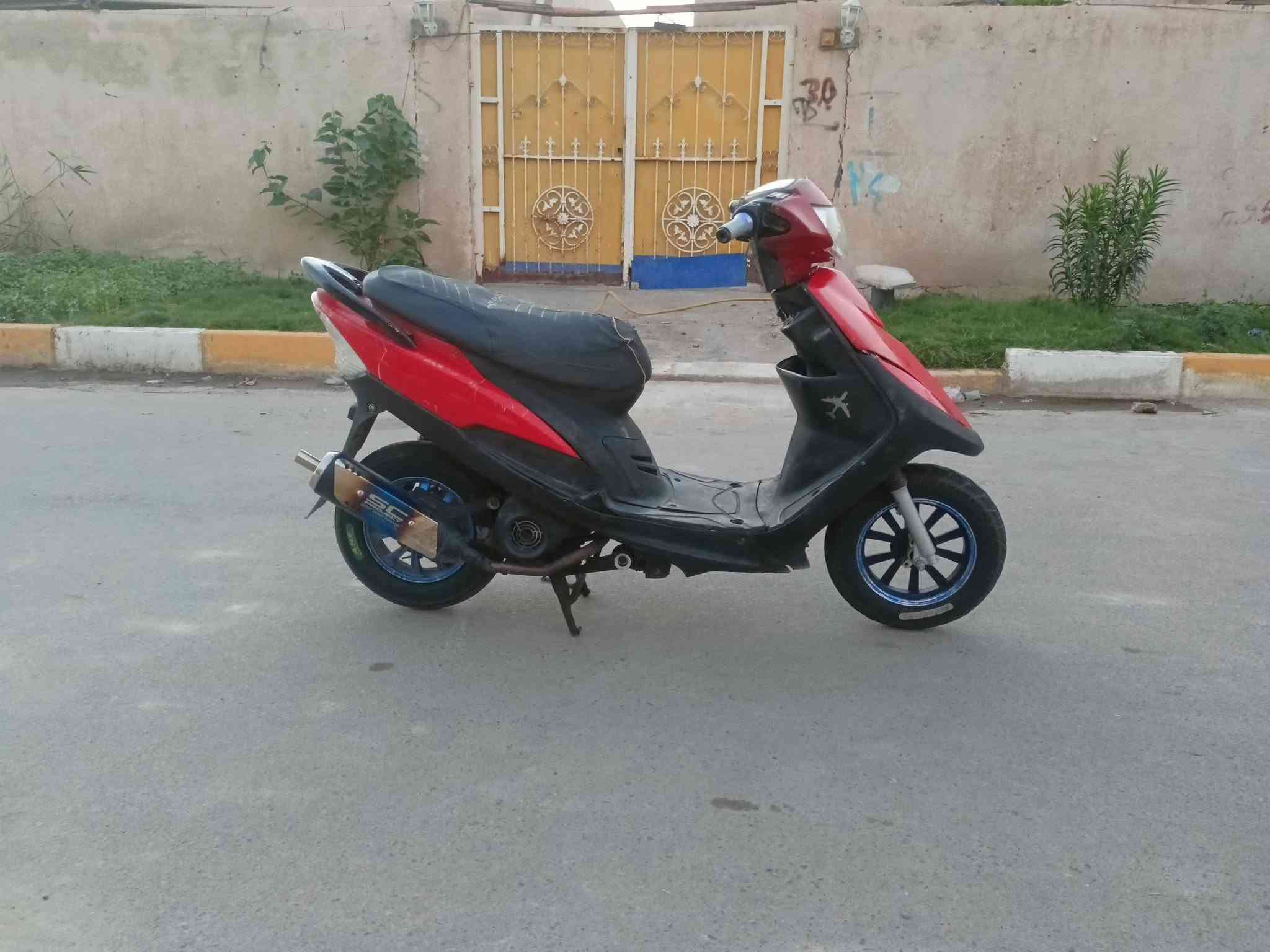 السلام عليكم
ماكس عدله للبيع بوشه 50 (( مفتوحه))  

نهضه ومشي تشك كاع شك دراجه حلوه ومكينه ناعمه ماينسمع صوتها 

كهربائياتها كامله من طول للطول 
اشاير 

حـساس بريك 

زوج تواير جديدات 

وياله رياضي 

يدات رياضي 

صالنصه رياضي جديده 

قفل جنطه /قفل ستيرن 

سـلف / هـندر 

نقصها فقط كعكه مال صالنصه
 بيها صوت شغله بسيطه كلش. 

الشراي يرسلني واتساب
 ***********
مــكاني ناصرية مركز بالشـموخ 

سعرها 550وبيها مجال بسيط
