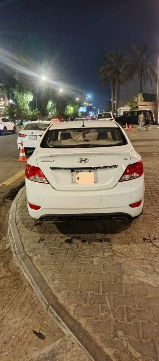 سلام عليكم

اكسنت 2016 خليجي للبيع 

السياره فول مواصفات 

.شاشة 

.كامرة

.فتحه

.تحكات ستيرن

.اربعه دسك

.مكينه 1600 قطرتين المرغوب

رقم ديالى ب اسمي سنوية وهزه جديده تحويل مباشر

السياره كامله من كلشي

سونار السياره موجود بالصور

السعر 106 

مكان السياره بغداد المنصور

***********
