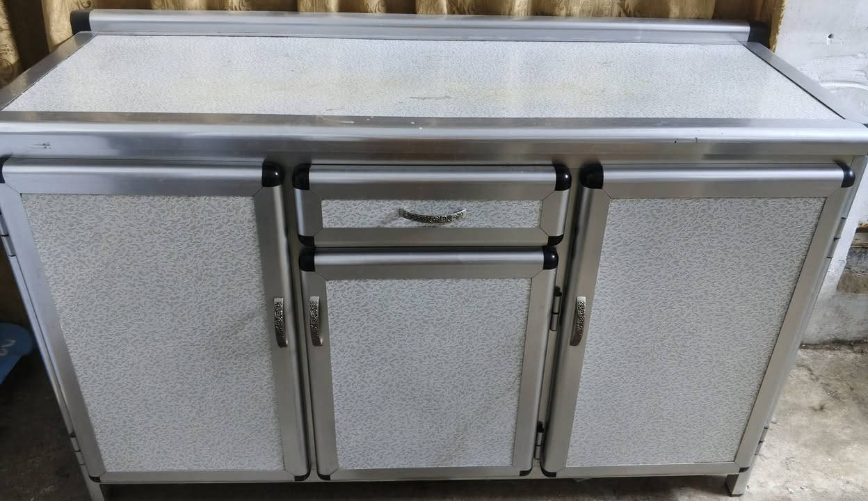 كاونتر وملحق ثقيل درجه اولى اخو الجديد السعر 200 الف
موصل حي عدن قرب جامع العليم 
***********
***********
