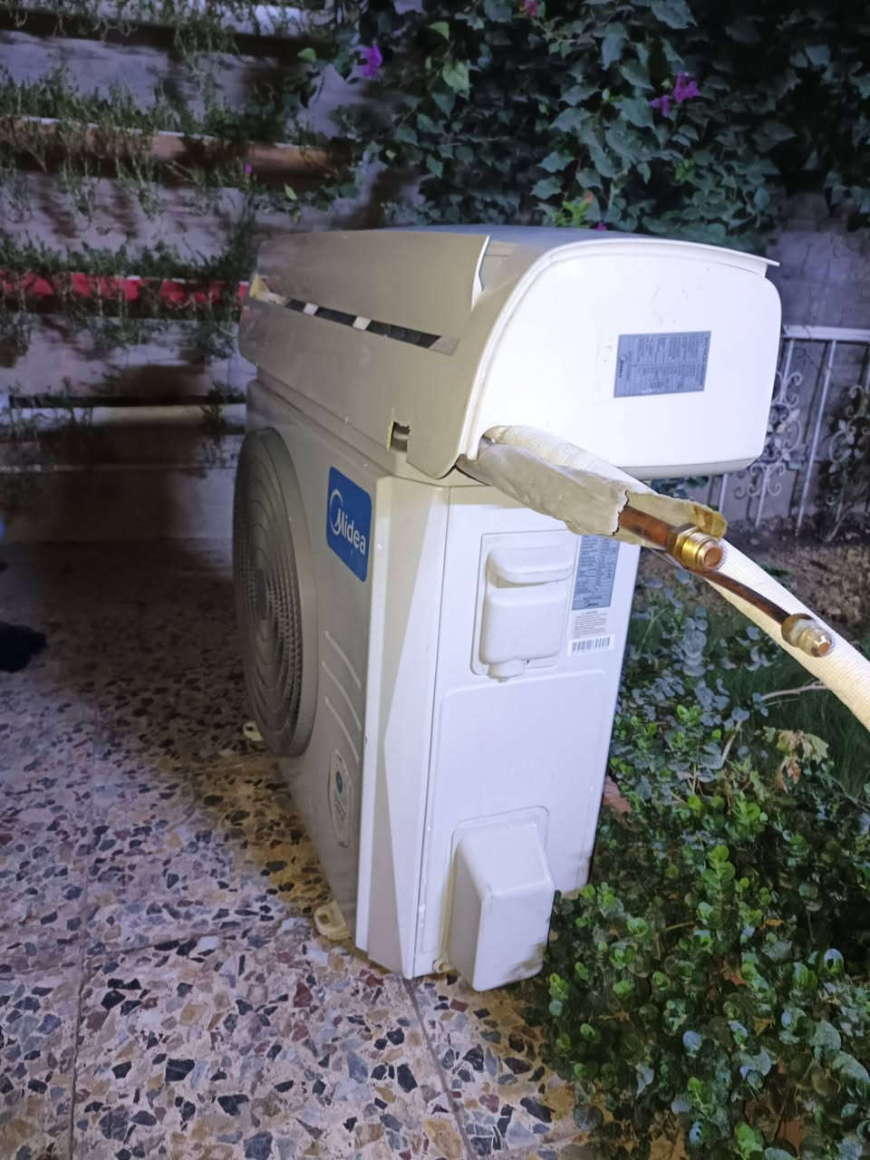 سبلت ميديا 2 طن غاز 22 
سبلت اخو الجديد مداخل تصليح تبريدة ثلج كل نقص مابي للبيع بسعر 360 الف وبي مجال تاخذه ع الفحص والضمان مكاني جسر ديالى ***********
