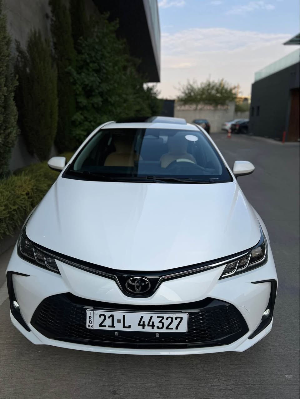 Toyota crolla 2025 HEV 8,000km 

تەنها ٨ هەزار ڕۆشتوە فول مواسفات

گاعی و کوشنی تێگیراوە 

جامەکانی لەزگەی دژە خۆری بۆ کراوە 

تازە ڕۆن و فلتەری بۆ گۆڕاوە 

هیچی پێوە نیە چاڵیش بە شەرت 

177$ وەرەقە قفڵ 

*********** السليمانية, العراق
