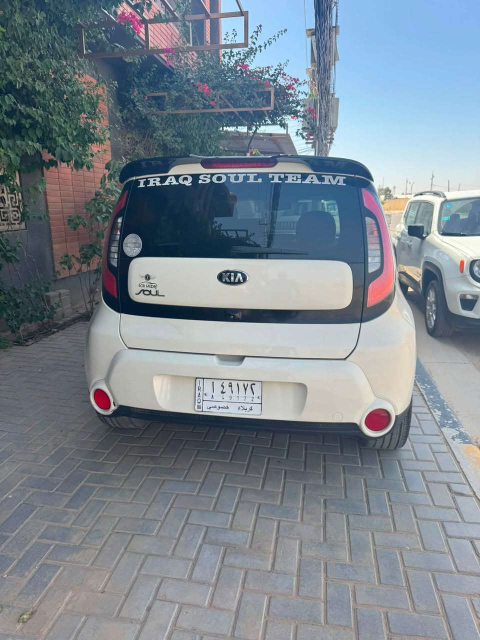صول ٢٠١٥
حادث شبر بالجنطه وربع الجاملغ الخلفي بدوون ايرباك
فول مواصفات ماعدا البصمه
محرك ٢٠٠٠
بنوراما
جلد جوزي بلادي
اناره داخليه تتغير الوان بلادي
شاشه كبيره 
لد امامي وخلفي
مكان السياره كربلاء وتحويل مباشر
السعر ١١٥$ وبيها مجال
***********
