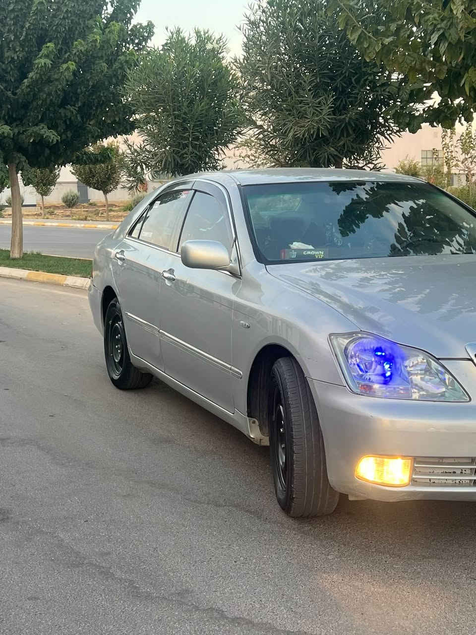 🚗 سەرەتا بەناوی خوای گەورە 🚗
شاهینە بڕاوە بڕاوە - 180 بچوک
بە ناوی خۆمانەوە - کۆدی هەیە

✅ 2 دوگمە - ناو ڕەساسی
✅ بە بچوک - تەبرید سارد و گەرم
✅ مەرکەزی - تەحدید سورعە
✅ 4 جام کارەبا
✅ 4 تایە و ویلی لۆک - لۆکی لە ژێرە
✅ سەقف و کەڤەر و شاسی بەشەرت
✅ برێکی بەستراوە

💰 نرخ: 42 - مەجالی کەم
📞 ***********
📍 سلێمانی
