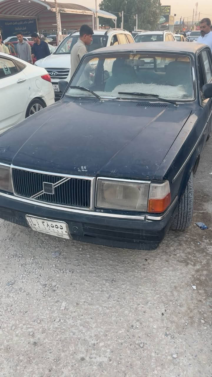 ‏مرحبا شباب سيارة للبيع موديل 92 السعر 33 وبها مجال.      ***********
