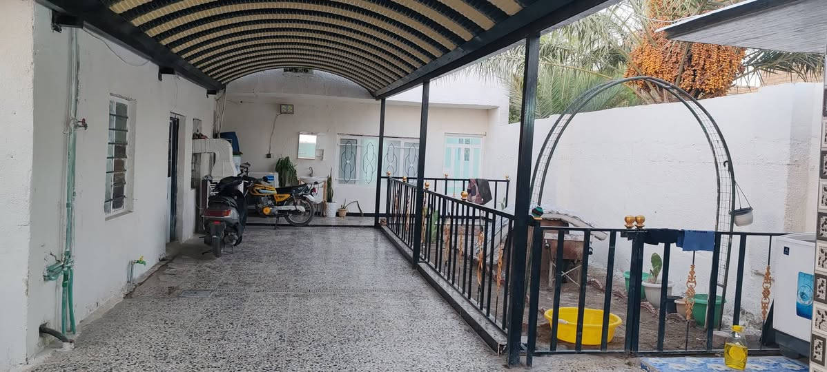 بيت البيع بنواب الضباط مقابيل ثنويه البنات
مساحه 300 م نزال 20وال وجه 15
يتكون 4 غرف نوم 
صاله 
مطبخ 
استقبال 
حمام داخلي حمام خارجي 
الاستفسار اتصال ع رقم 
***********
