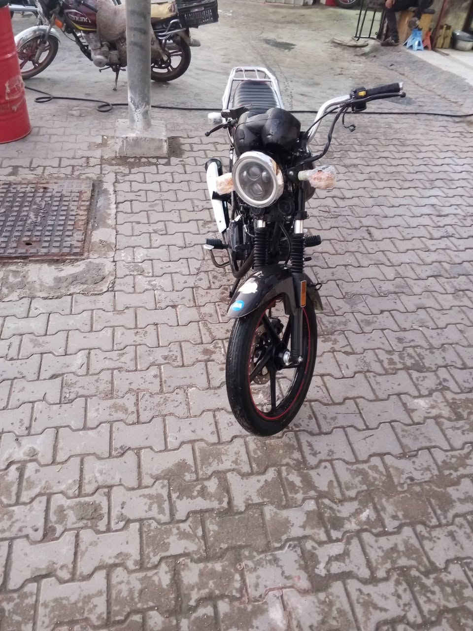 للبيع موديل 21 طالعه بل 22 أوراق أصولي من جوهره نظافته شوفت عينك دراجه نضيفه  جاهزه من كلشي السعر مناسب 900 بيه مجال الشراي يتصل مكاني كربلاء الاتصال فقط ***********
