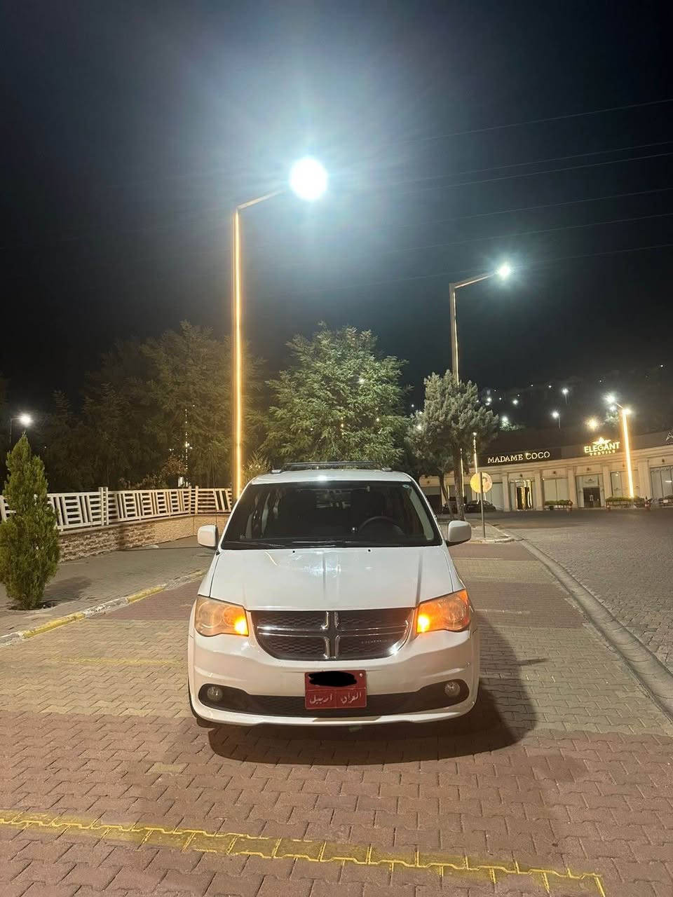 DODGE 
SXT V6
3 مقعد 
كوشن كهرباي و هيتر و شامو 
تبريد مركزي 
عه ينه هيتر + كهرباي 
باب كهرباي 
صندوق شفط 
بگلايت ليد 
شاشه 
كاميره ٣٦٠ 
گير محرك شرط 
تايره جديد 
تحويل غراماط شرط 
سياره جديده 
غرامات ٢٦ وه ره قه ينزل  من سعر ١٤٧ و مجال 
بيع او مراوس 
مكان سياره زاخو 
*********** واتساب و كورك زاخو, دهوك
