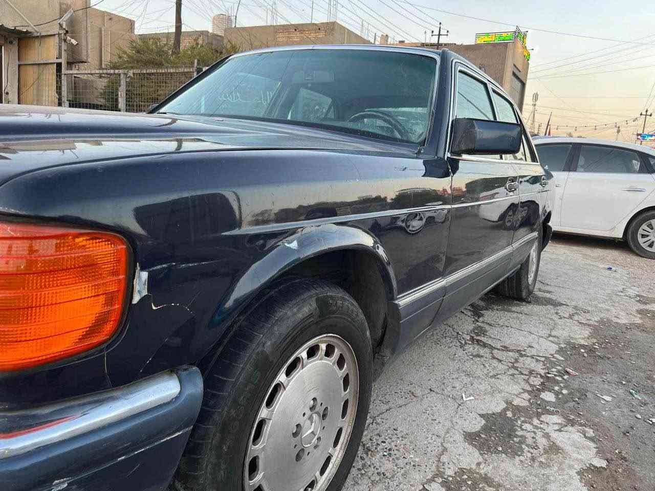 مارسدس جامبو ١٩٩١ لون نيلي محرك بطة ٣٠٠٠ 
غرفتها جديدة وتبريد شغال. بيها ملاحظات
للإستفسار *********** بغداد, العراق

