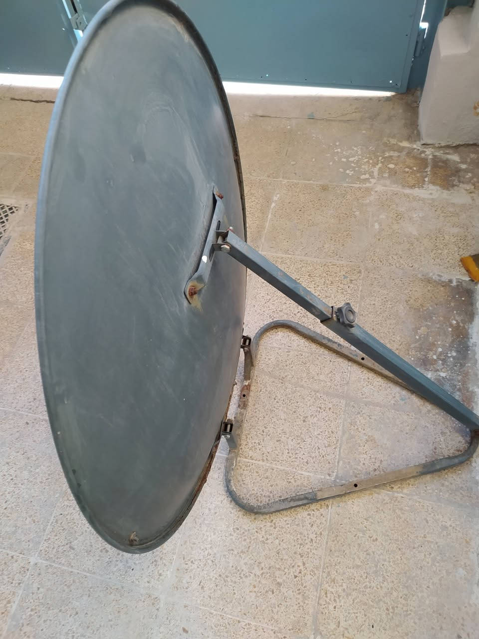 صحن شغال ونضيف  ب15 الف  ***********
