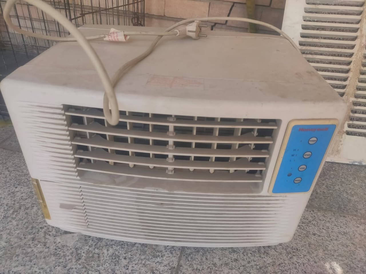 السلام عليكم
اغراض بيت للبيع بسبب انتقال الى بيت ثاني بسعر امناسب جدا للإستفسار الاتصال على الرقم *********** المكان النجف
