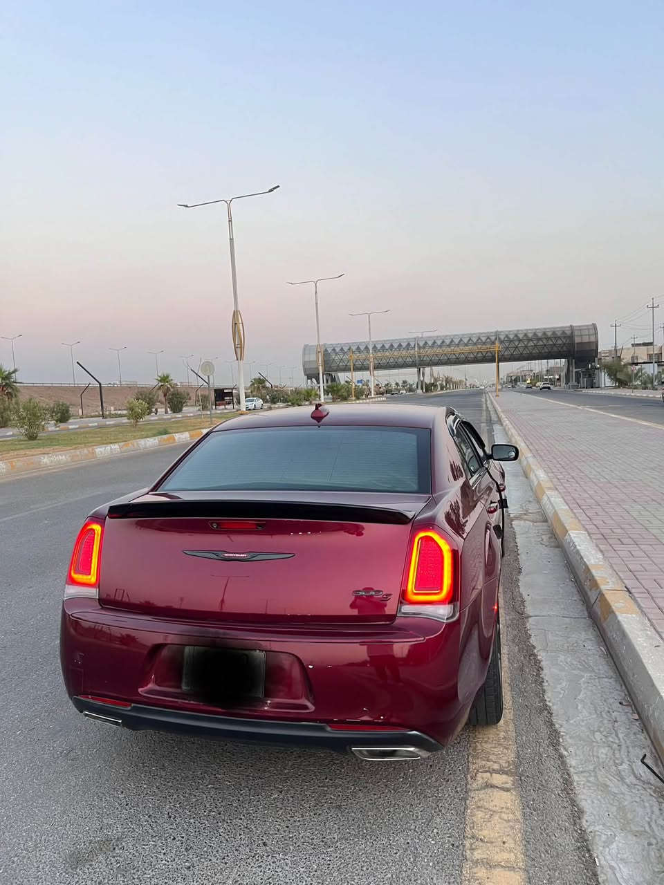 إعلان بيع سيارة كرايسلر s300
🚘 كرايسلر 300 – موديل 2020
🔴 اللون: أحمر
📍 المرمّز: 2023
📊 عداد المسافة: 65 ألف ميل

ارقام بغداد . 

✨ السيارة نظيفة جداً وحالتها ممتازة، والاستخدام واضح عليها.
💥 الحادث موضح بالتفصيل في الصور.

📸 يرجى الاطلاع على الصور لمعرفة حالة السيارة والحادث.

للمهتمين والجادين، التواصل على الرقم *********** لمعرفة السعر والتفاصيل.
