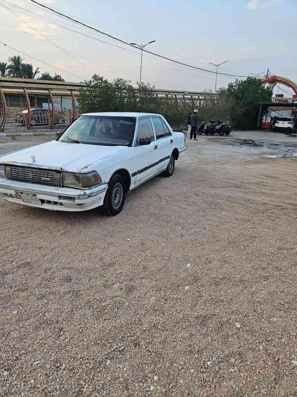 سيدان • ١٩٨٨ • محرك ٢٥٠٠
