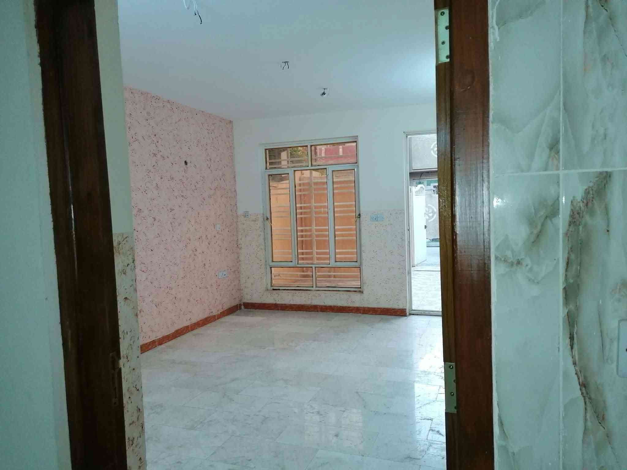 للبيع ١٠٠م غرفتين وصاله ومطبخ وخدمات و كراج طابو ملك صرف بااسم شخص وأحد
واجهه ٥ ونزال ٢٠ موقع ممتاز الإعلام الشباب المربع الذهبي 
*********** متوفر واتساب وتواصل على الخاص واتصال
