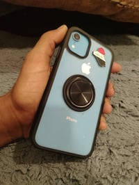 آيفون XR • ١٢٨ غ.ب. • نضيف