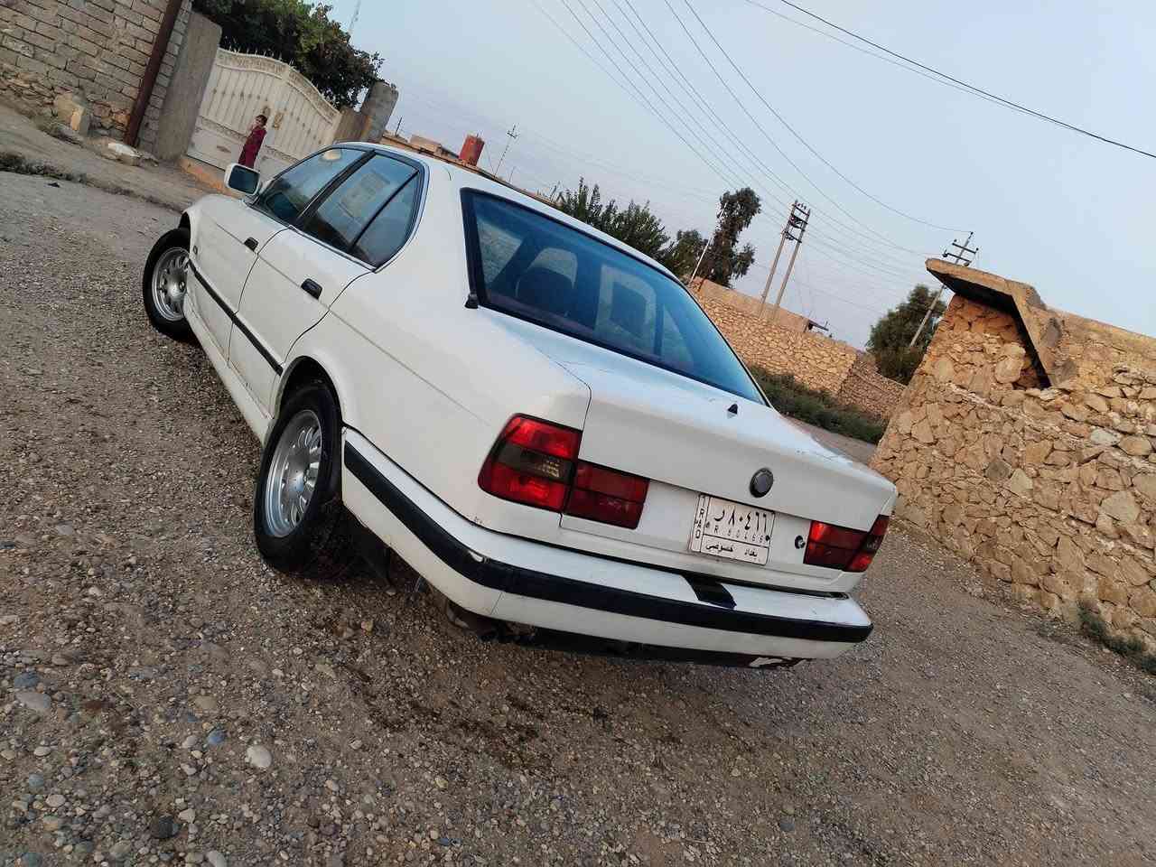 بي ام دبليو M5 • ١٩٩٠ • حجم ٥٢٠