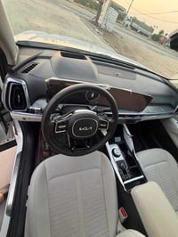 للبيع سورنتو   2025   رقم بغداد  تحويل مباشر   داتا شو   سته سلندر   س...
