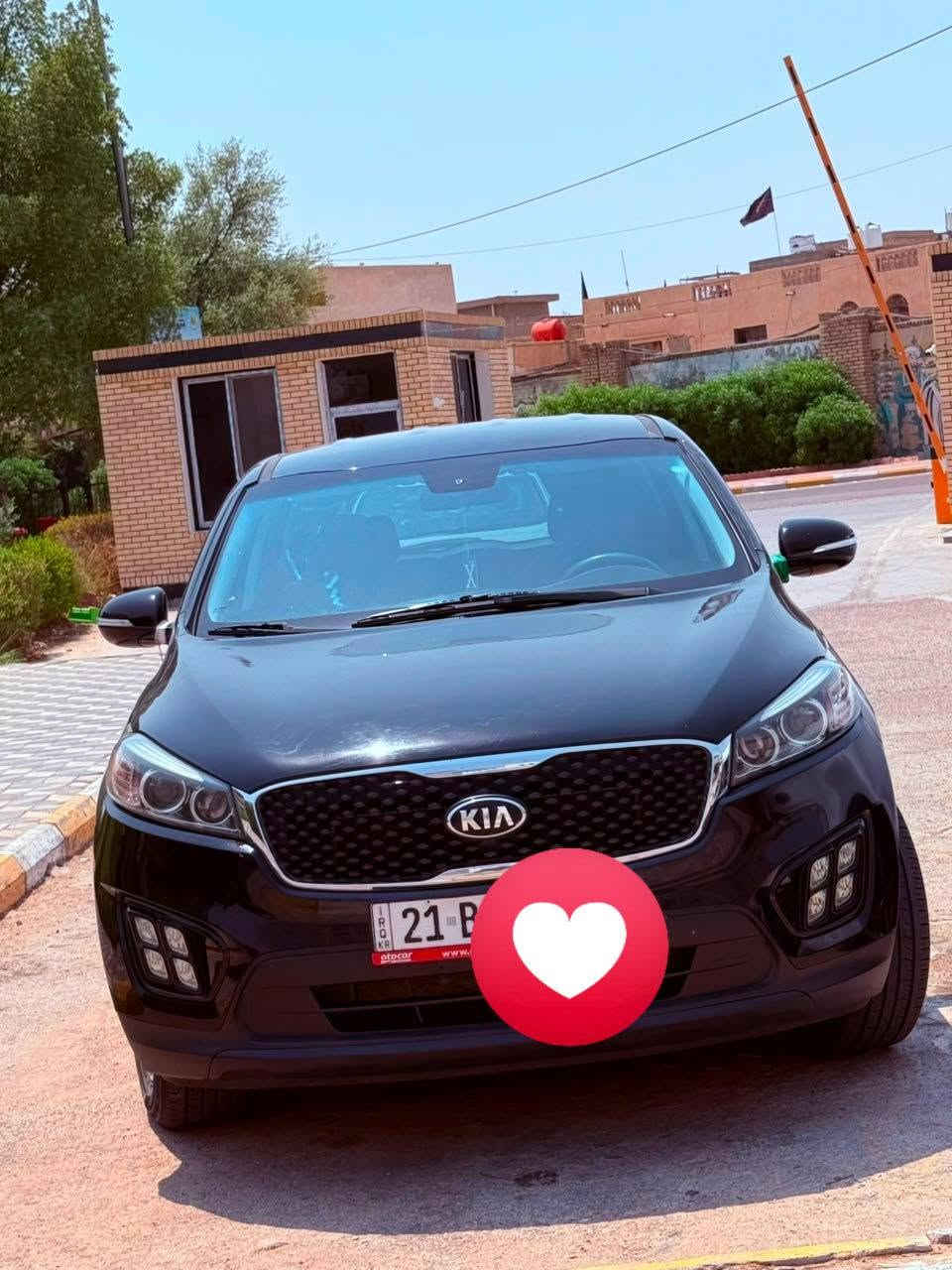 سورينتو 18 ماشيه 150 بيها طخه كد شبر ب جنطه وطخه ب بنيد باقي سياره مكفولة سياره كلش جديده ب170وبيها مجال *********** ارباكات بجم كله ع شركه
